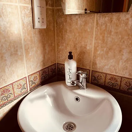 The By An Лапитос