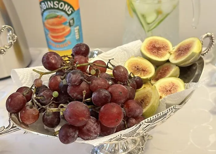 The By An ラピソス