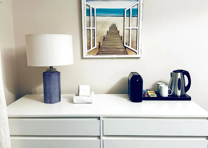 ベッド・アンド・ブレックファスト The By An *